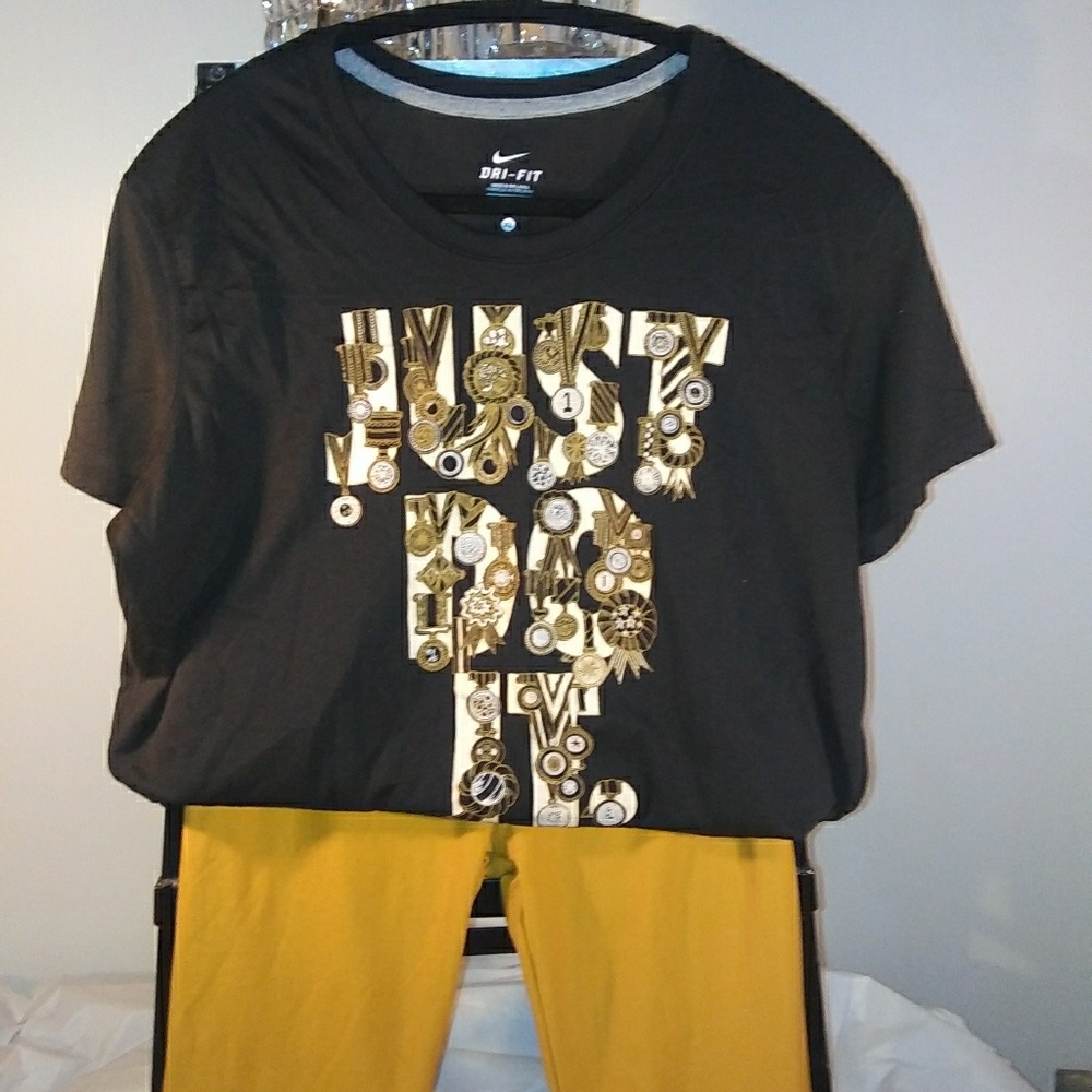 Nike dri fit top, Lularoe leggings. Nwot
